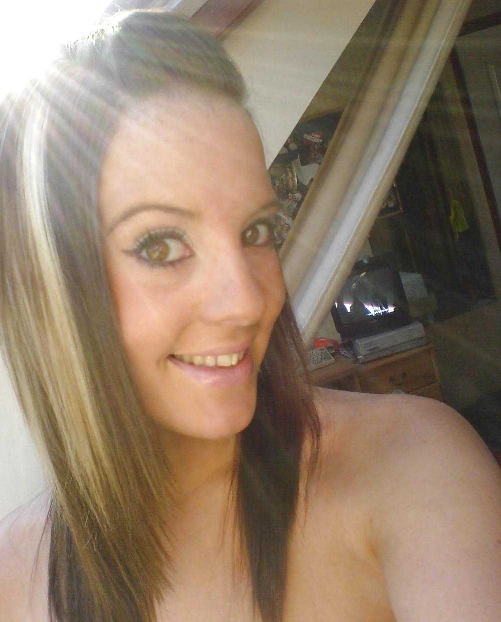 25P My Sweet English Girl Shows Off