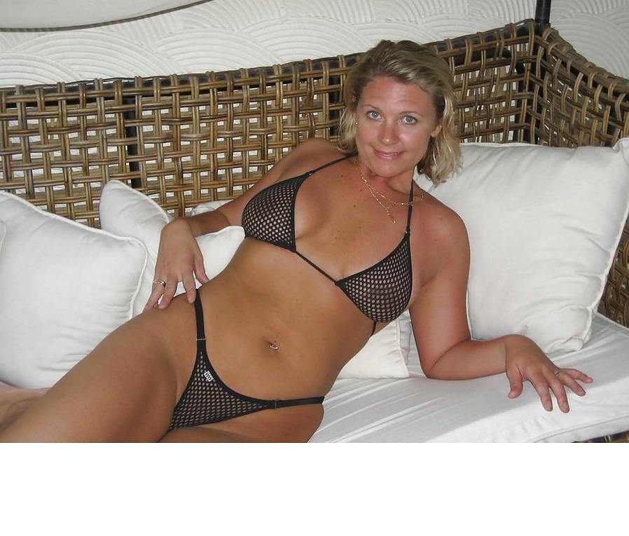 15P MOM NAKED
