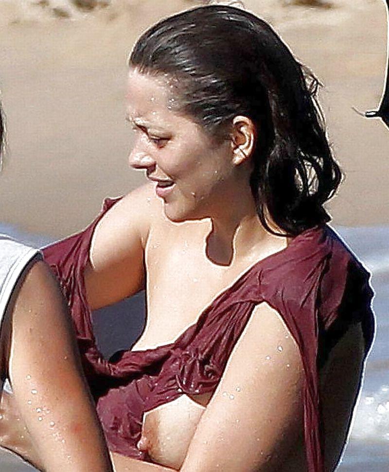 25P Celebrities Nude Nip 09