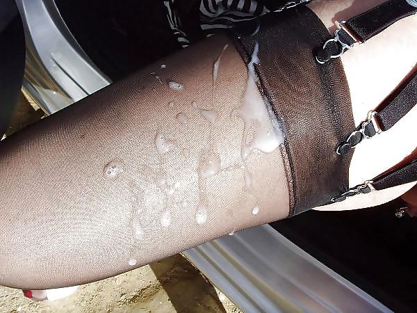 25P Some nice cumshots