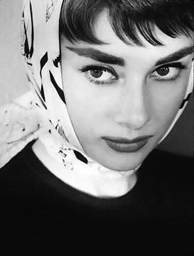 25P I love masturbating to Audrey Hepburn 