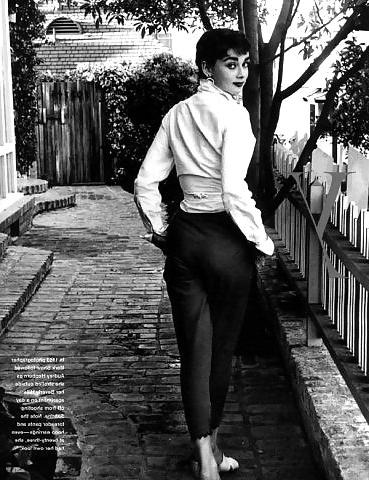 25P I love masturbating to Audrey Hepburn 