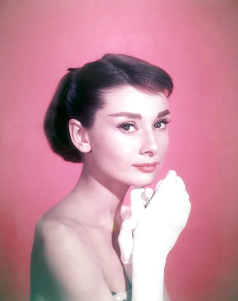 25P I love masturbating to Audrey Hepburn 