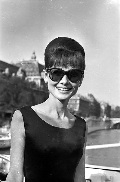 25P I love masturbating to Audrey Hepburn 