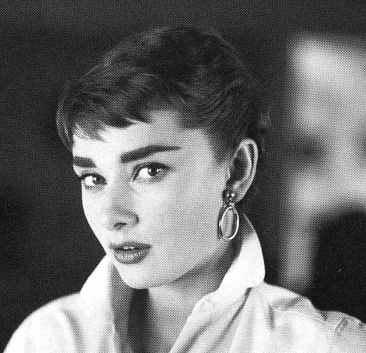 25P I love masturbating to Audrey Hepburn 