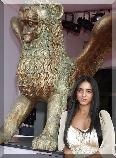 25P Hafsia Herzi (non-porn)