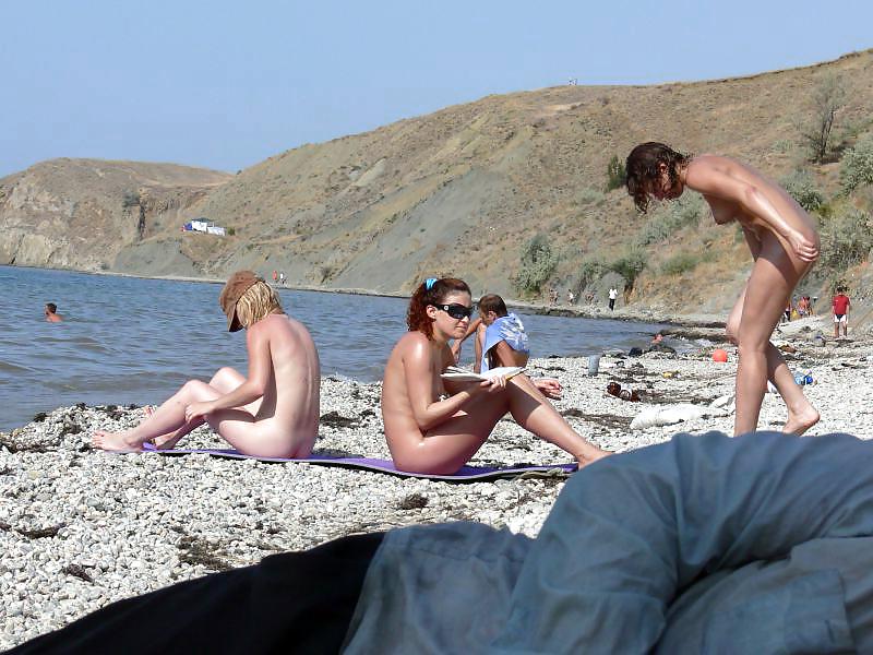 21P Beach Babes. Teen