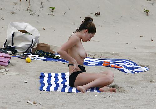 25P Nude Celebrities