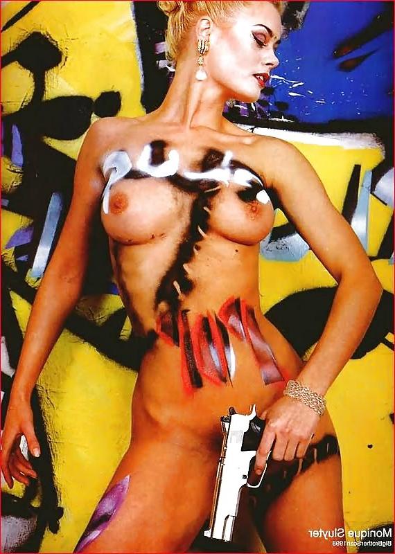 12P Monique sluyter