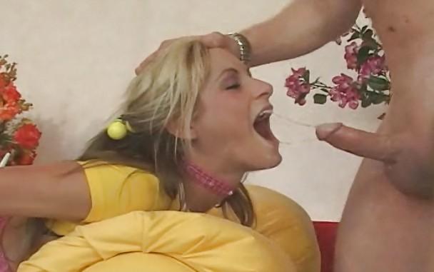 10P Courtney Simpson Anal