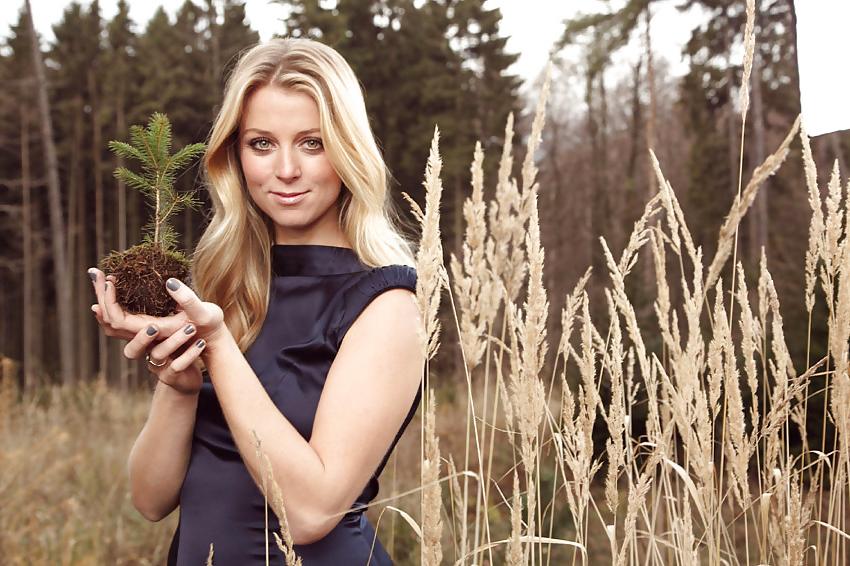 25P German Celebrity - Nina Eichinger