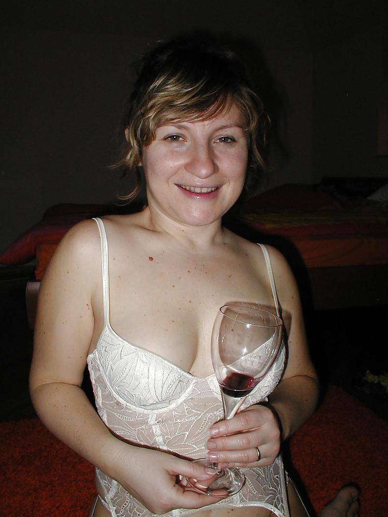 13P Horny Milf On Vacation