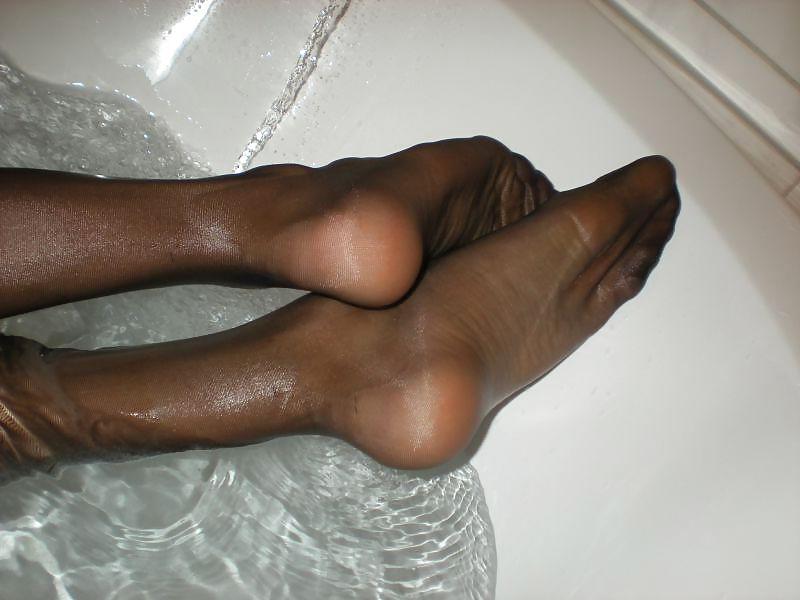 20P Crossdresser feet cock legs nylons