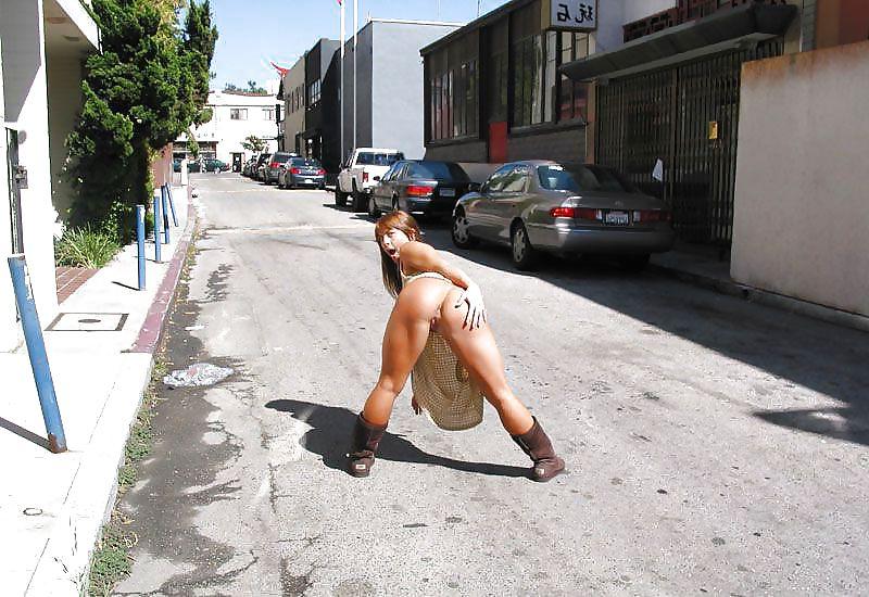 25P Ass & anal flashers outdoor mix