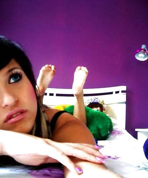 24P Cute emo girls 1.0