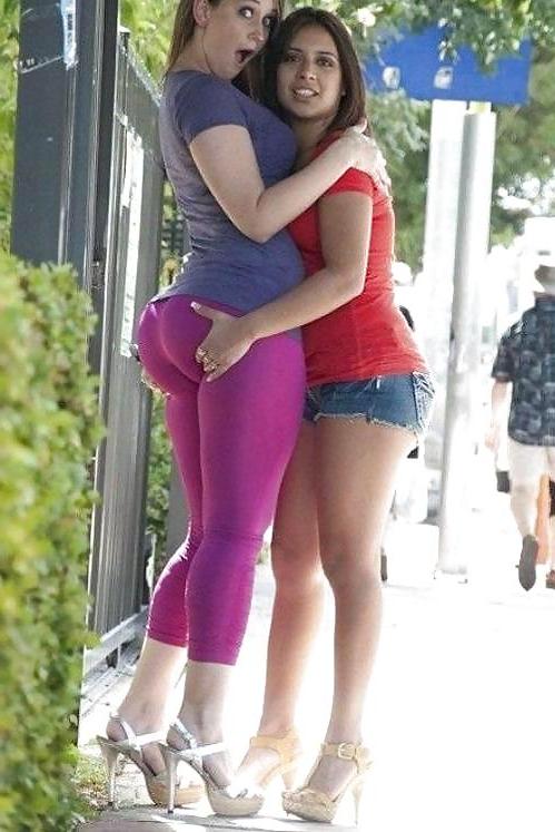 19P Big Booty & Boob Pictures
