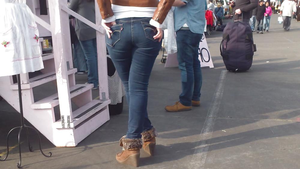 25P Nice big ass & butt in tight blue jeans 