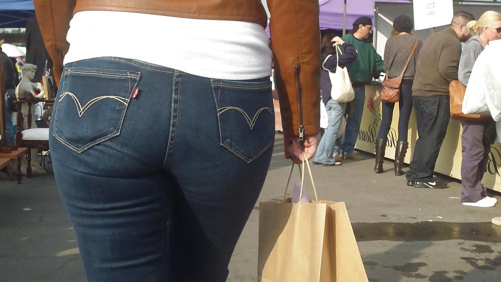25P Nice big ass & butt in tight blue jeans 