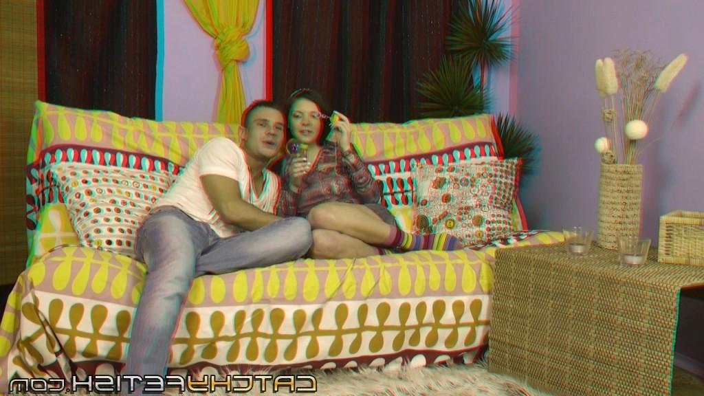 18P Guy squirts cum on chicks ass in 3D after anal fucking on couch