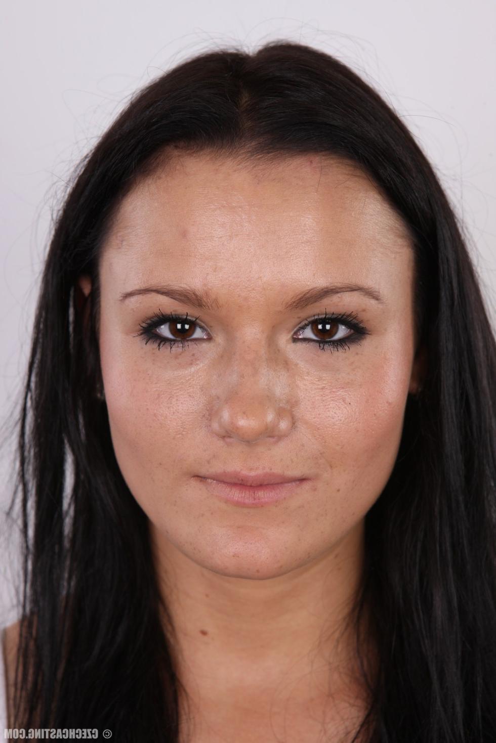 16P Beautiful brunette in casting photos