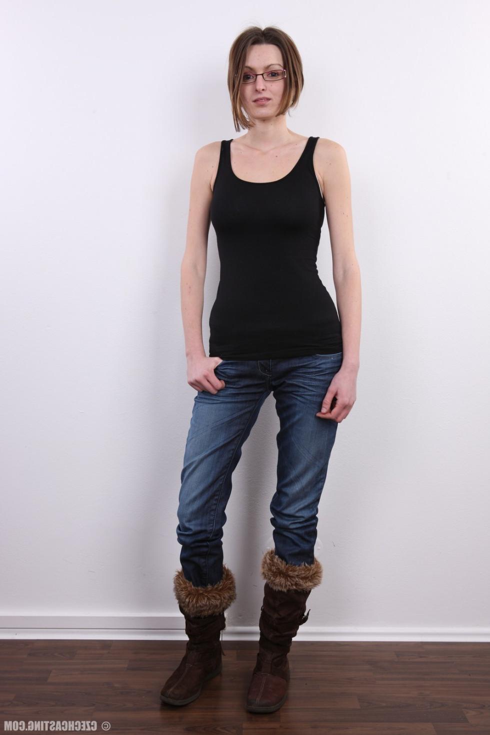 15P Hot wife casting photos