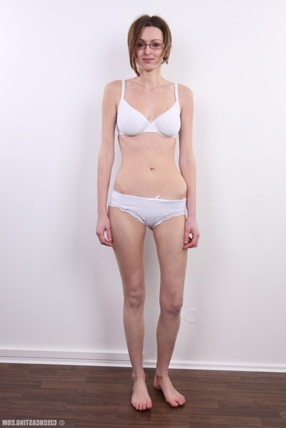 15P Hot wife casting photos