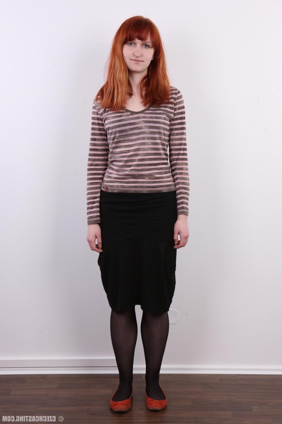 15P Amateur redhead girl in casting photos