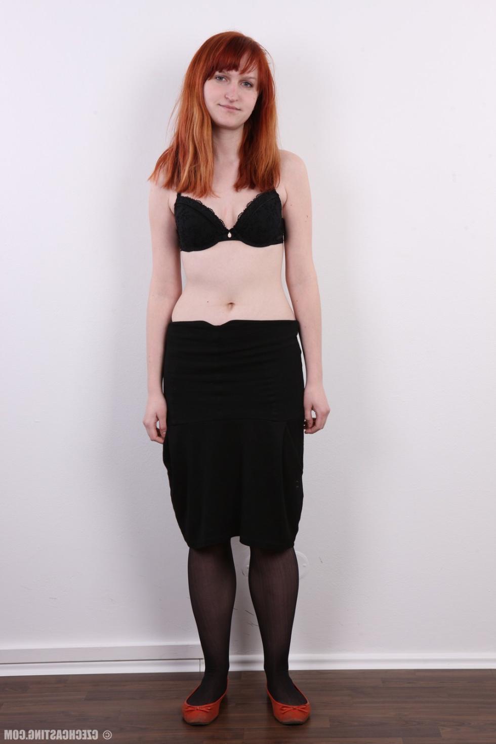 15P Amateur redhead girl in casting photos