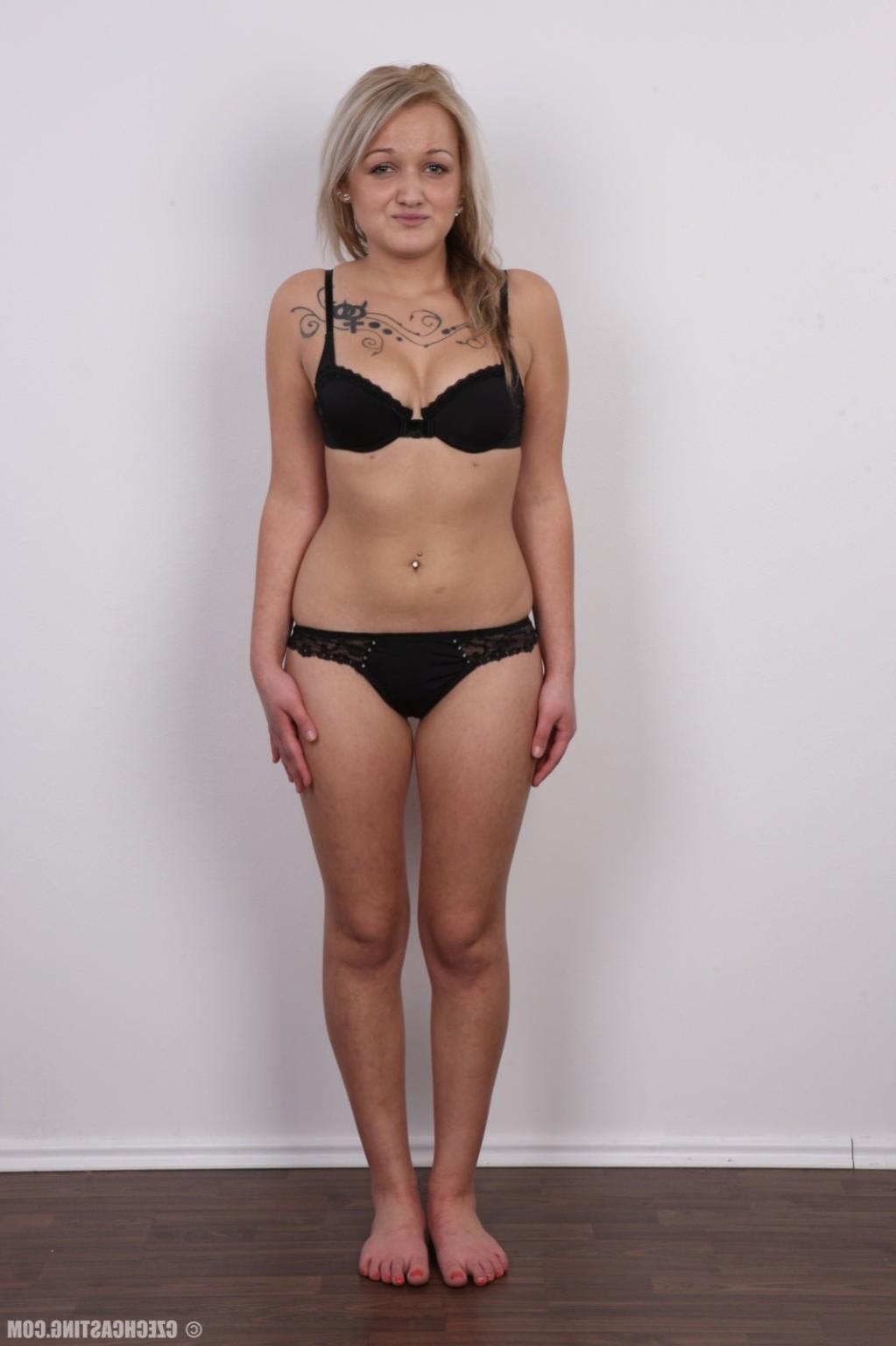 17P Petite amateur girl in casting scene