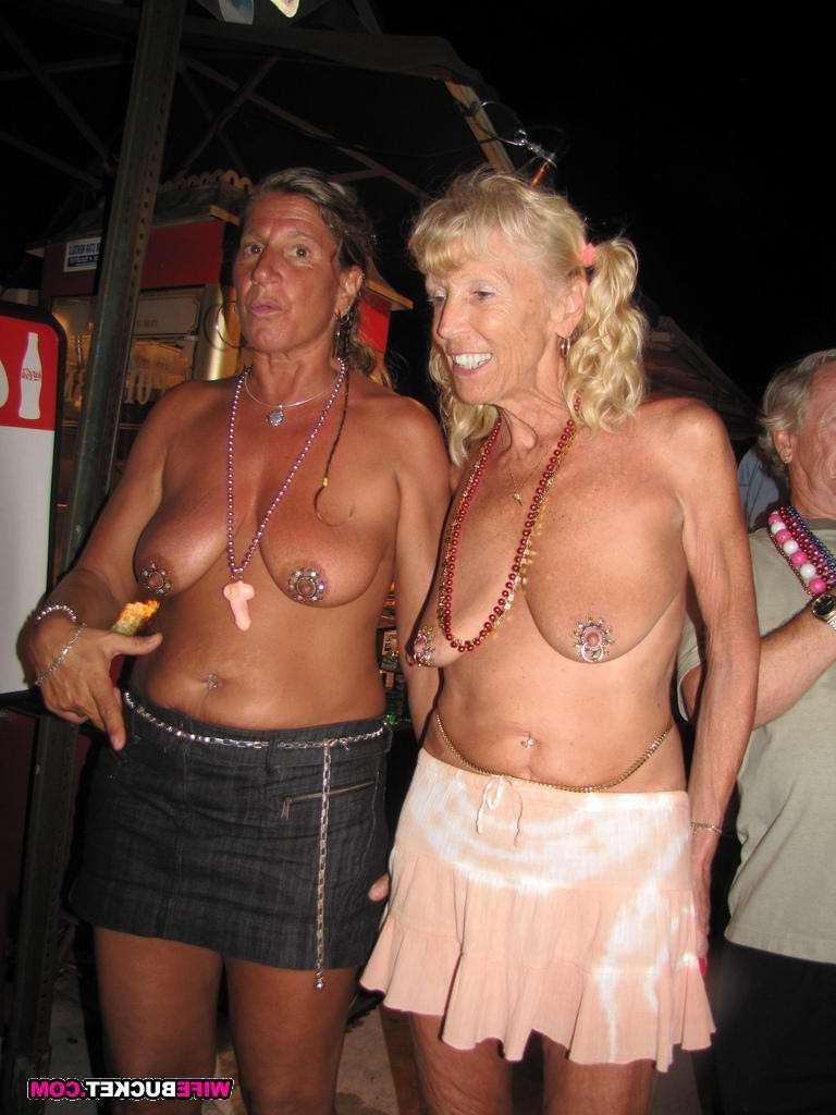 15P Amateur swinger sex pics