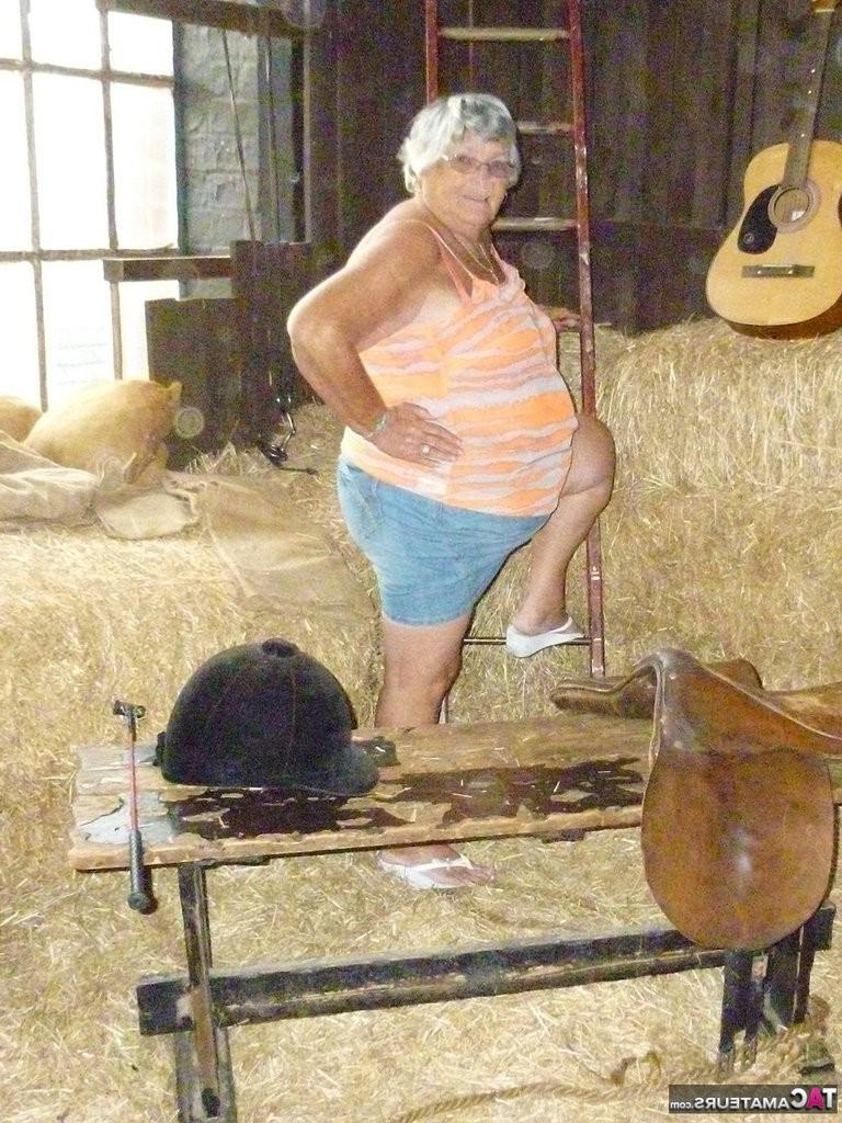 20P Granny frolics in the hay
