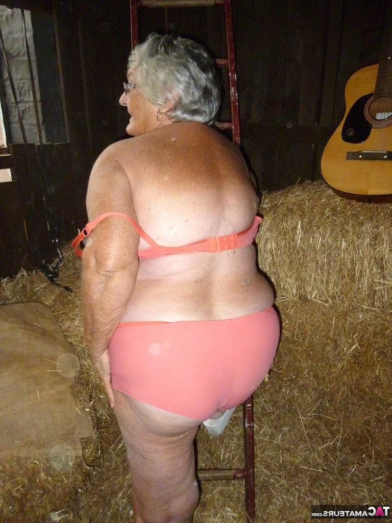 20P Granny frolics in the hay