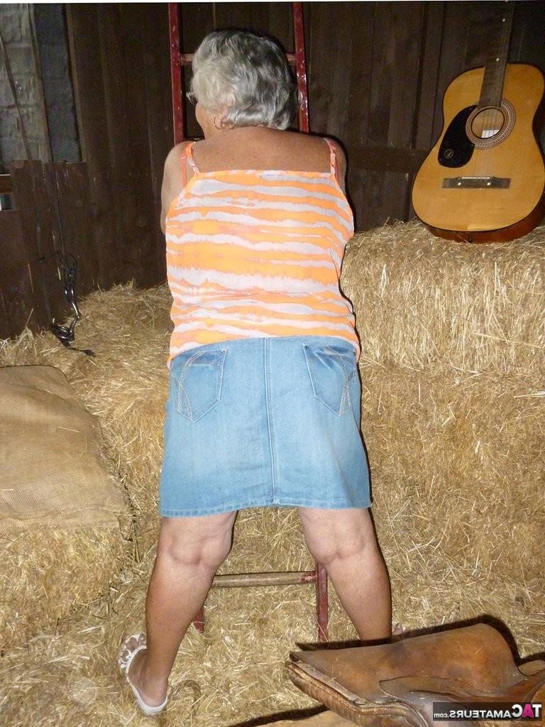20P Granny frolics in the hay