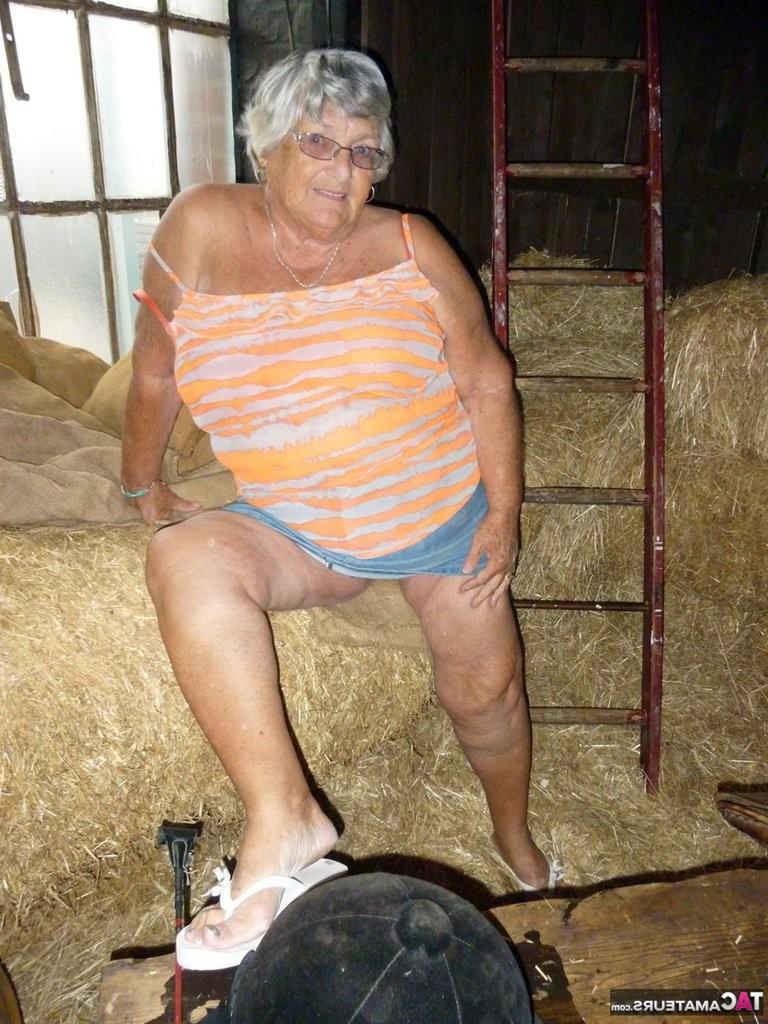 20P Granny frolics in the hay