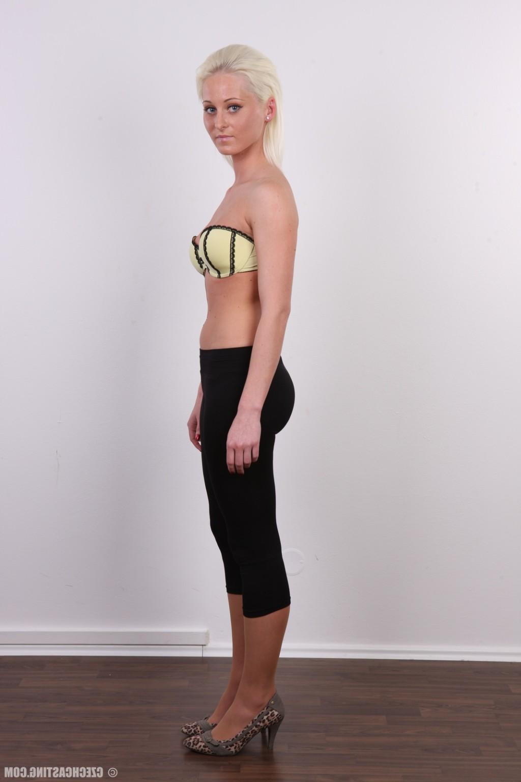 17P Hot blonde casting photos