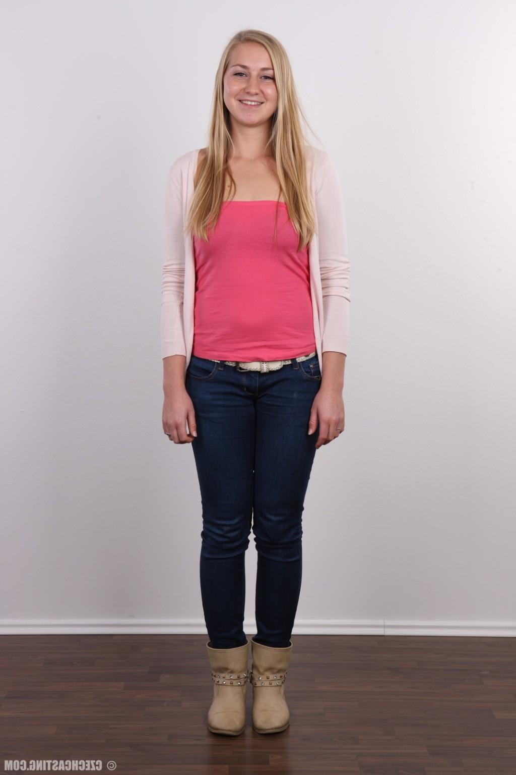 17P Gorgeous blonde in casting pictures