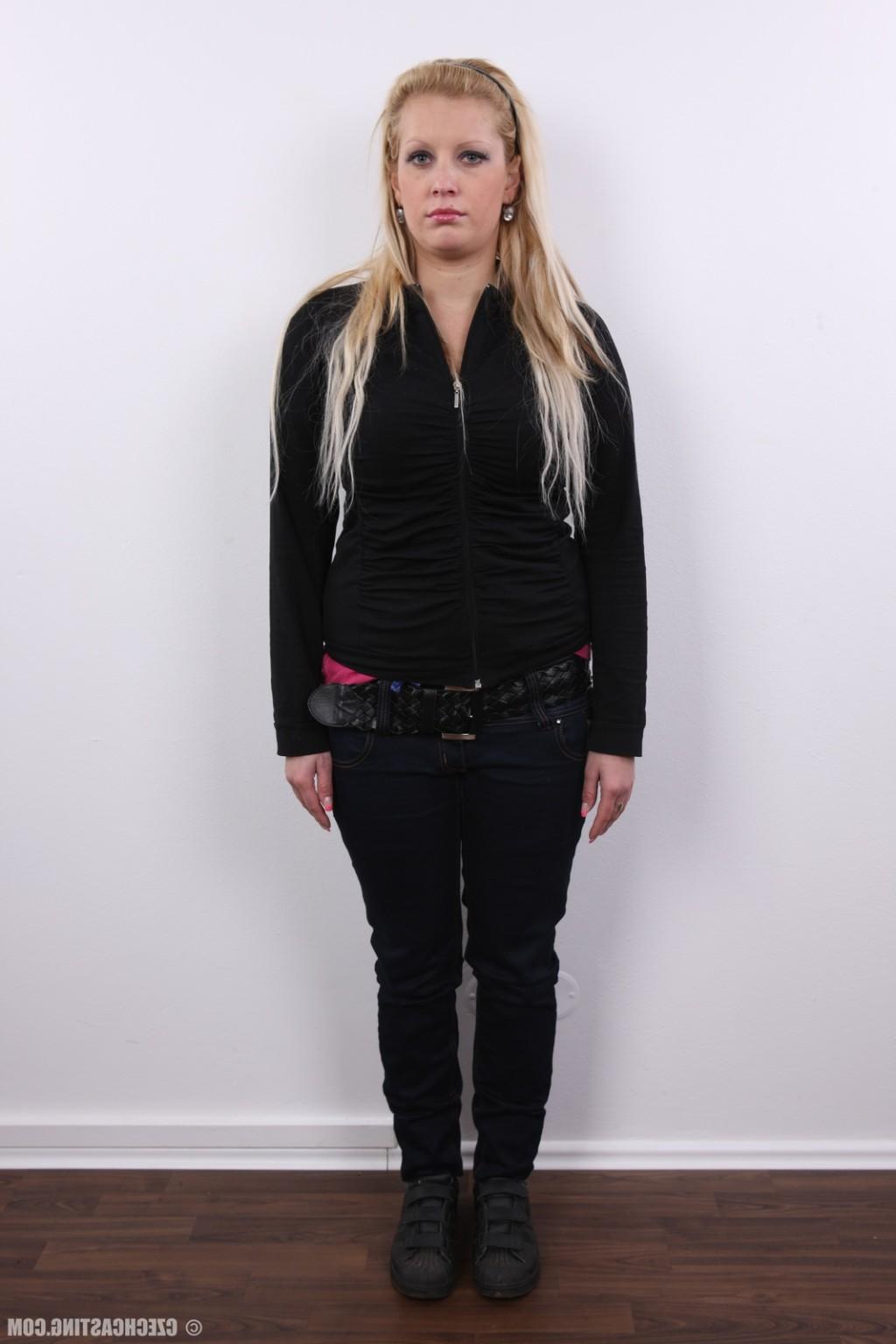 17P Chubby blonde in casting photos
