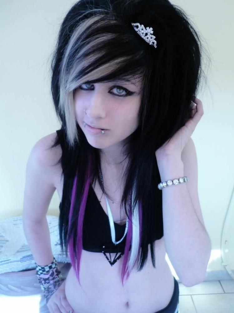 15P Emo gfs posing and selfshot