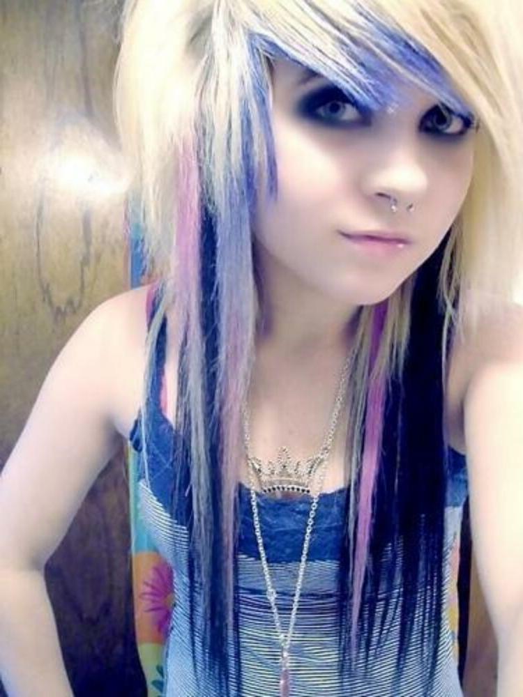 15P Emo gfs posing and selfshot