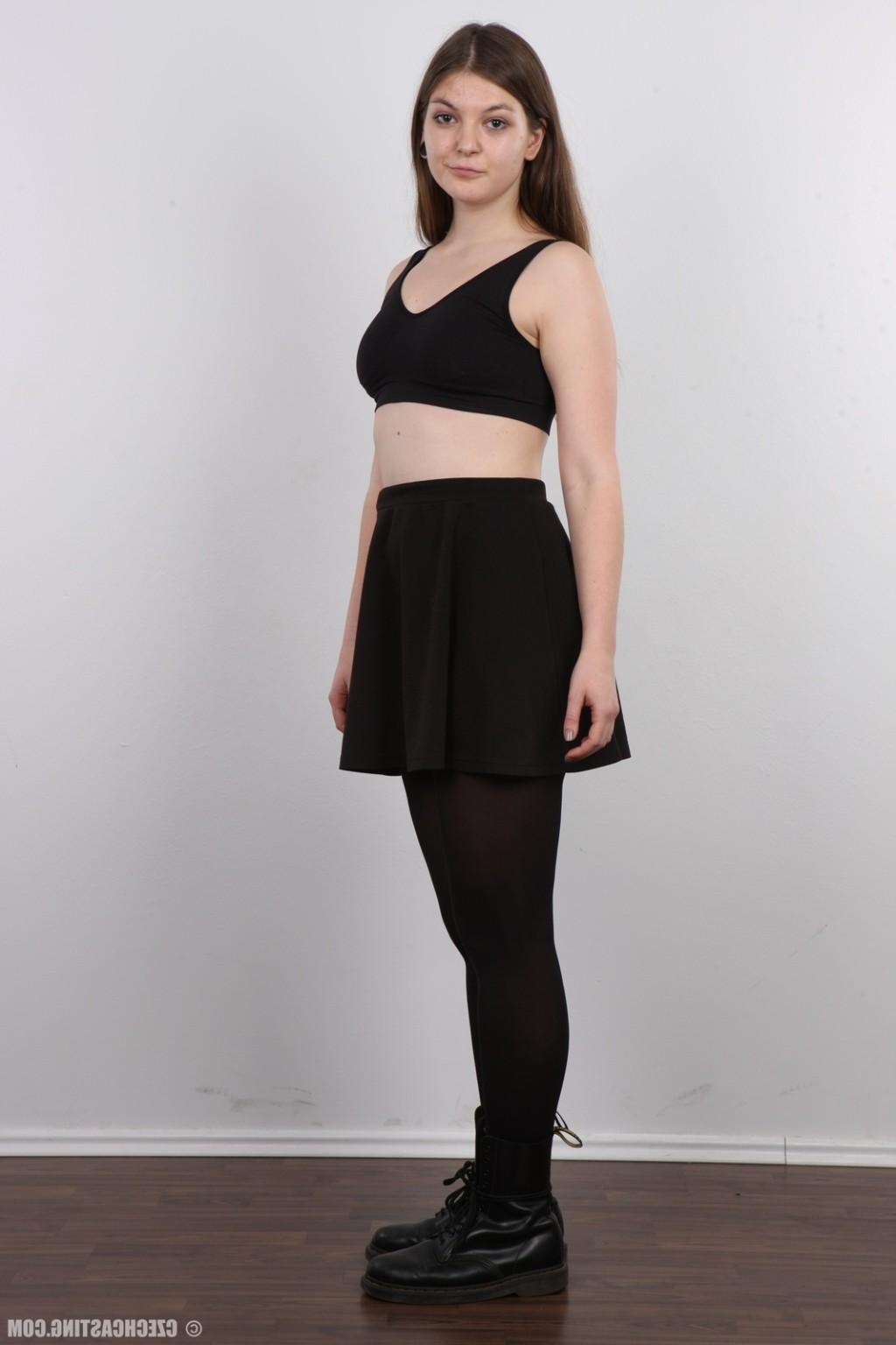 17P Young amateur brunette in casting session