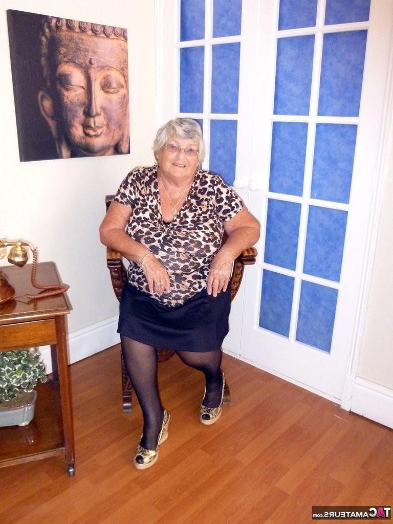 20P Grandmalibby is your favourite swinging granny