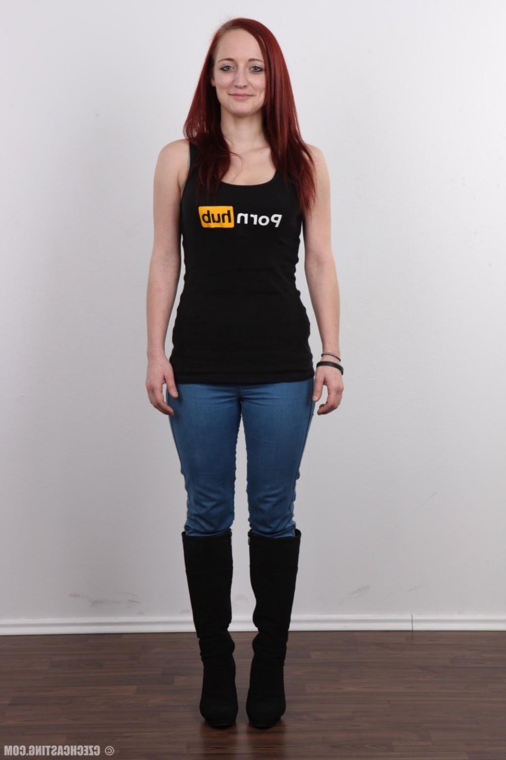 17P Hot amateur redhead in casting session