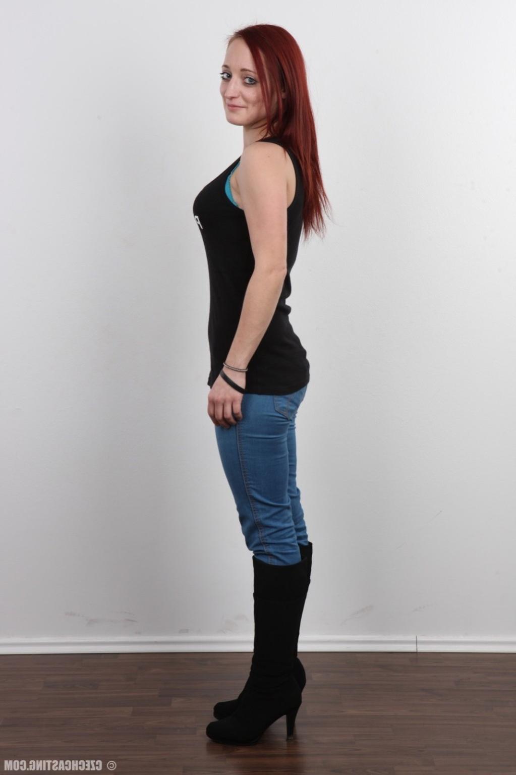 17P Hot amateur redhead in casting session