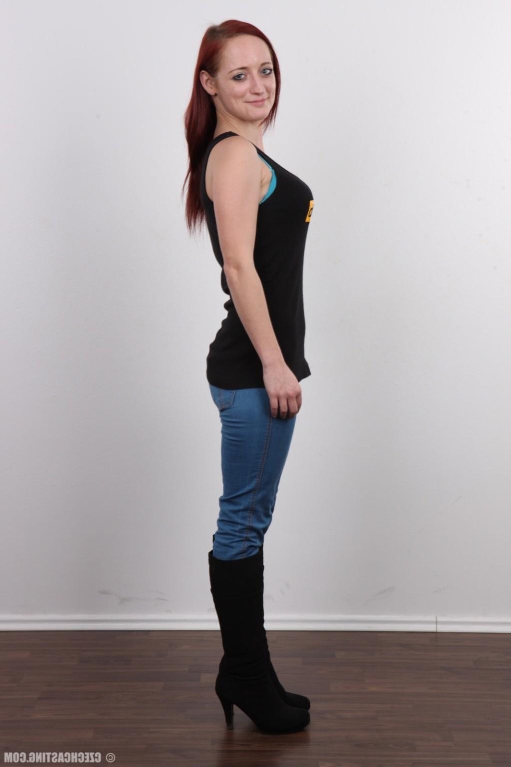 17P Hot amateur redhead in casting session