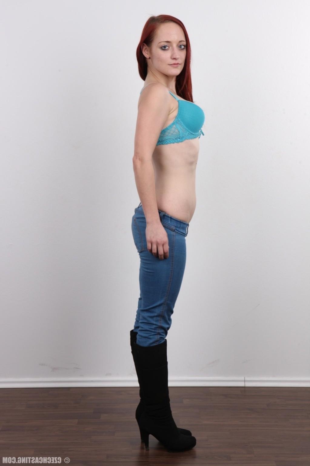 17P Hot amateur redhead in casting session