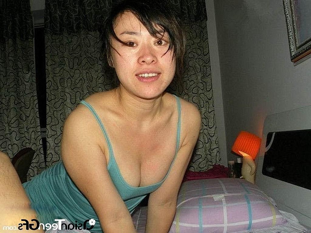 10P Horny slut wants dick in hairy pussy after hot masturbation with
