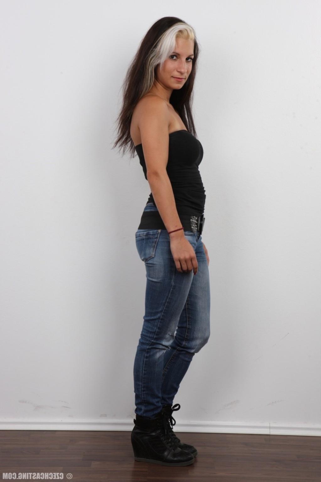 17P Kurvige Amateur-Babes beim Casting