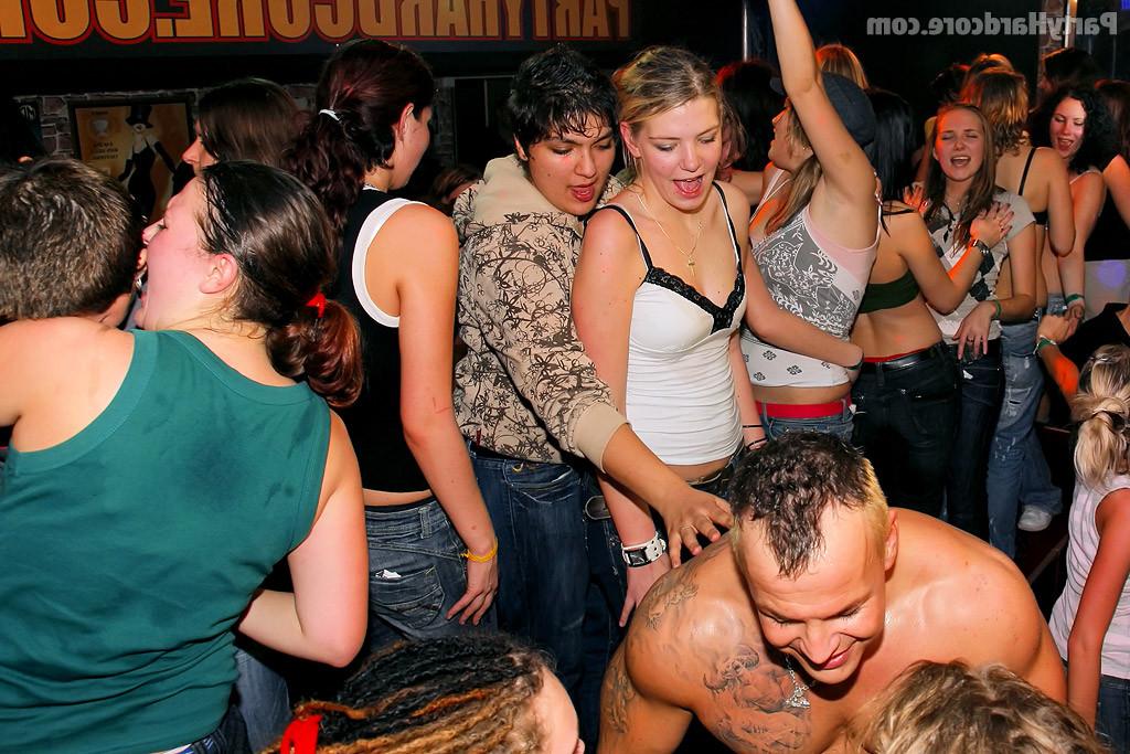 11P Party girls on the prowl for strippers