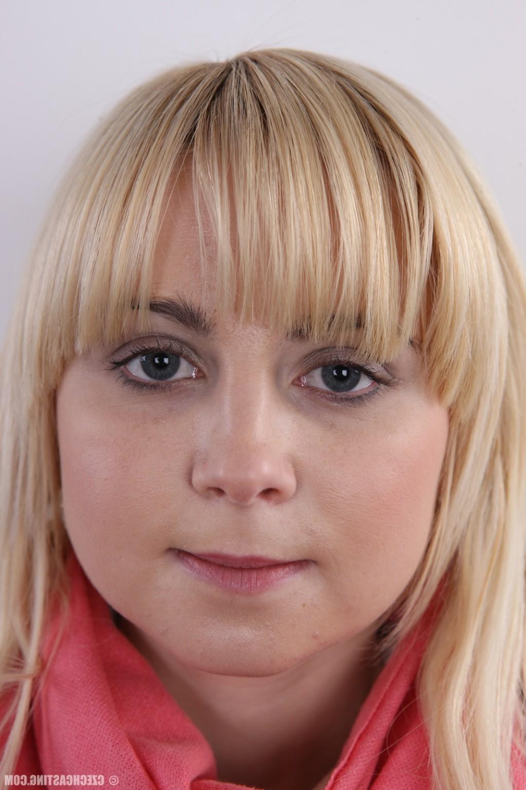 17P Chubby blonde wife poses