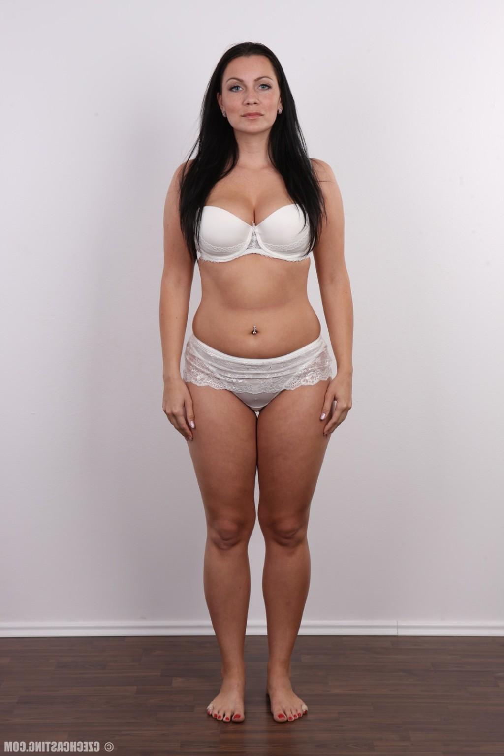 17P Curvy milf in casting session